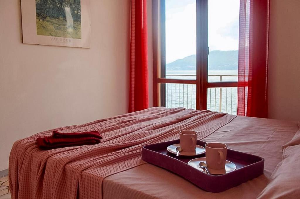 Casa Spiaggia Brezzo Екстериор снимка