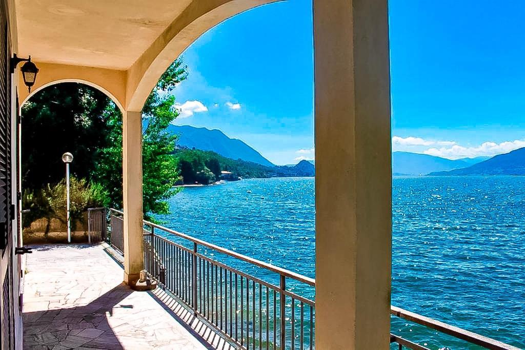 Casa Spiaggia Brezzo Екстериор снимка